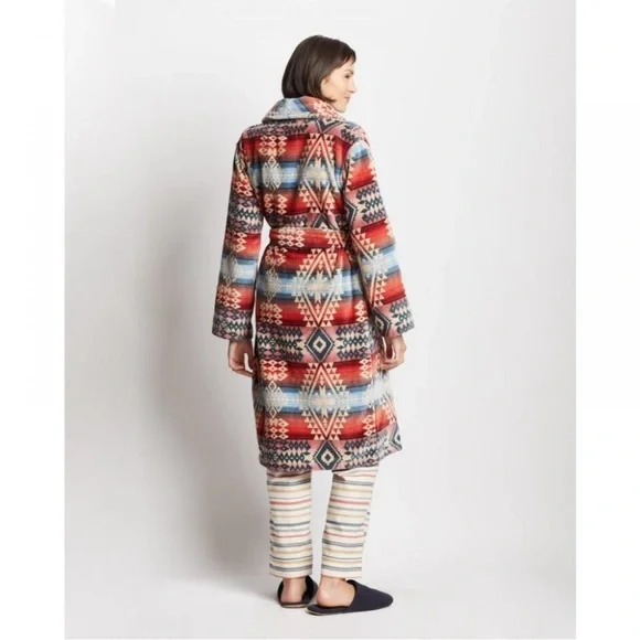 Pendleton Multicolor Patterned Robe - Picture 1 of 12